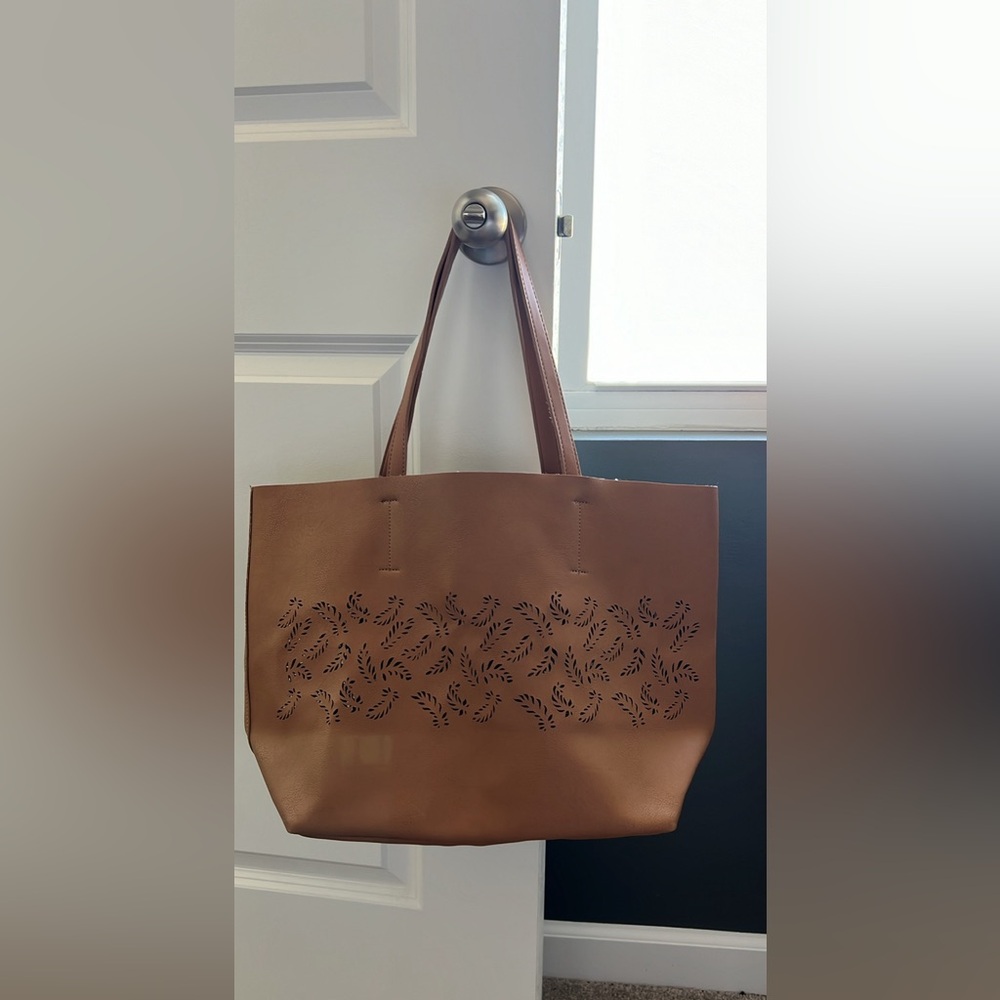 Jessica Simpson tote